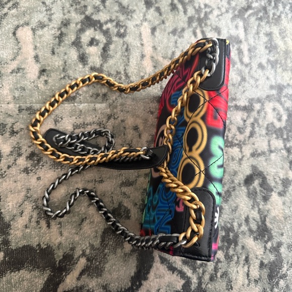 Beautiful new multi color bag with silver and gold chain - Picture 2 of 12